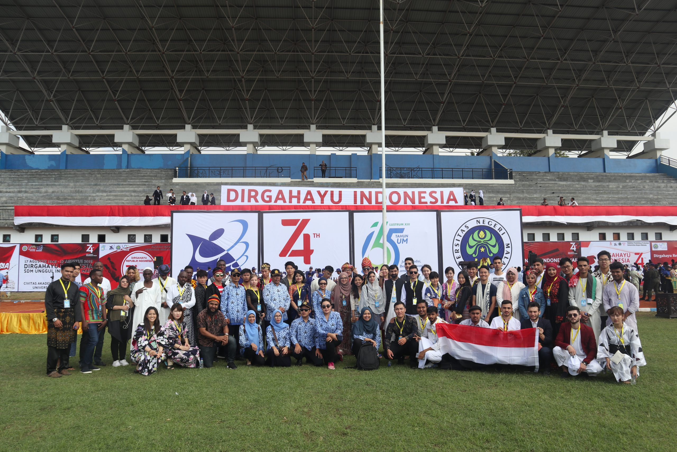 OIA UM invites UM iCamp 2019 Participants to Participate on 74th Indonesian Independence Ceremony